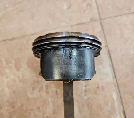 Dodge RAM 1500 DS Piston with connecting rod
