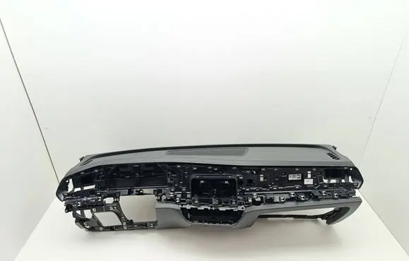 Volkswagen PASSAT B9 Dashboard 3J1857003BXCC 4368086016X FRS3280047A
