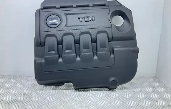 Seat Leon (5F) Engine cover (trim) 04L103925S
