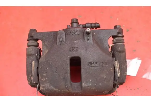 Suzuki SX4 Front brake caliper 