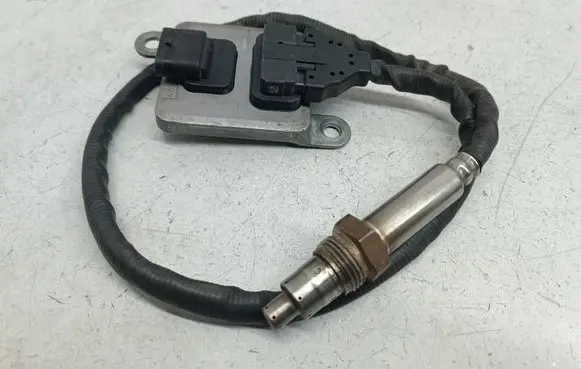 Mercedes-Benz C W205 Lambda probe sensor A0009053606 5WK96682F 0009053606