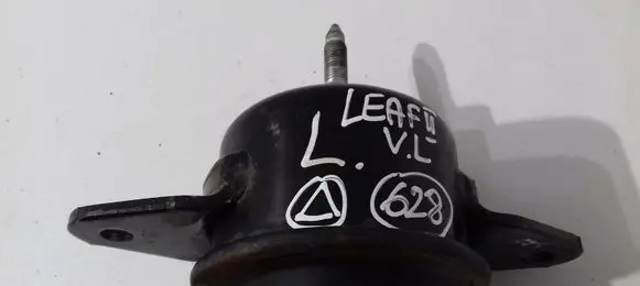Nissan Leaf II (ZE1) Engine mounting bracket
