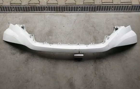 Iveco Daily 6th gen Front bumper upper radiator grill 5802324877