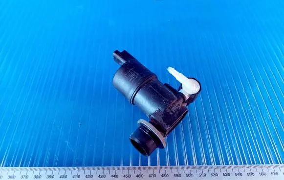 Peugeot 208 Windscreen/windshield washer pump 681155