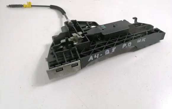 Audi A4 S4 B8 8K Front door exterior handle/bracket 8T0837886A