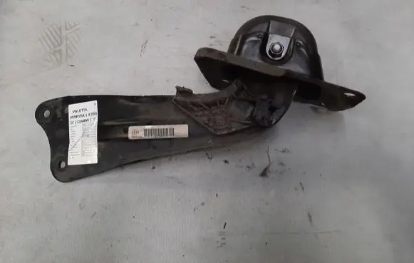 Volkswagen Jetta VI Rear control arm 1K0505225H