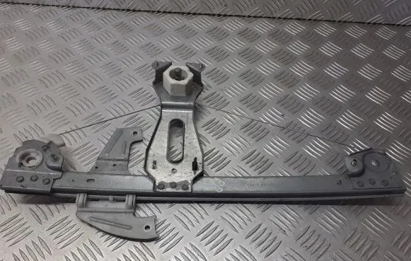 Toyota Aygo AB10 Front door window regulator with motor