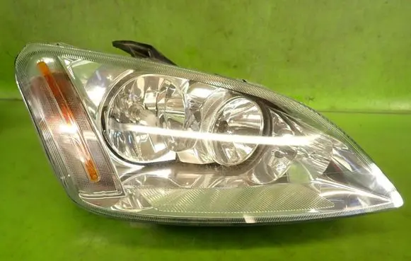 Ford Focus C-MAX Headlight/headlamp 270606R