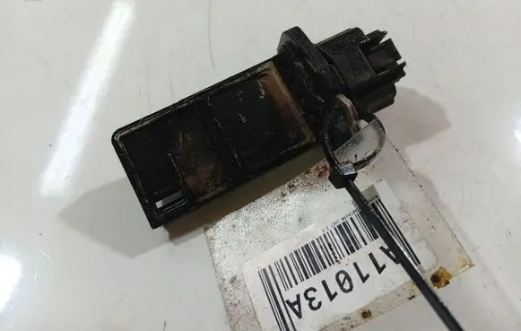 Nissan Pathfinder R51 Mass air flow meter 