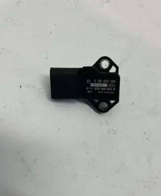 Volkswagen Golf V Air pressure sensor 0281002399 038906051B