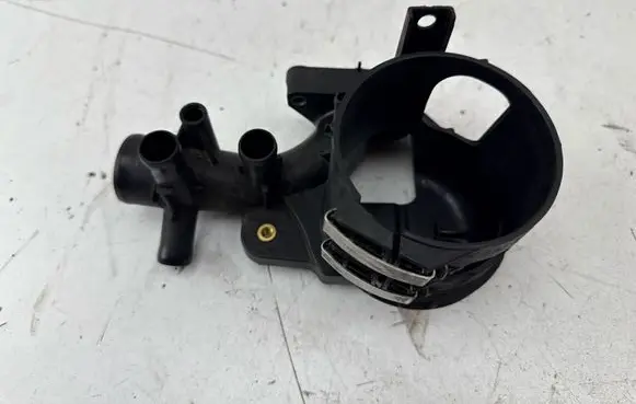 Mercedes-Benz C W205 Fuel filter bracket/mount holder A6512001556