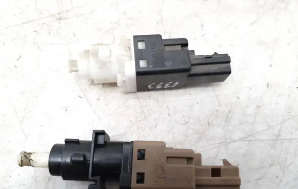 Alfa Romeo 159 Brake pedal sensor switch 46840510 46840511