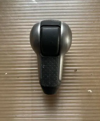 Nissan Qashqai Gear lever shifter trim leather/knob