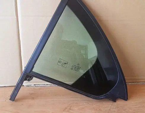 Mercedes-Benz A W176 Front triangle window/glass A176730118