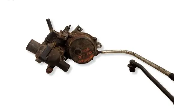 Ford Mondeo Mk III Vacuum pump 72245410C