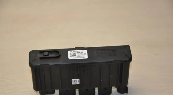 BMW 2 F44 Current control relay 8661071
