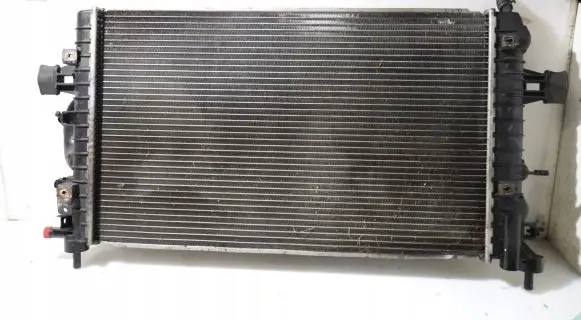 Opel Zafira B Coolant radiator