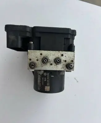 Volkswagen Touran II ABS Pump 1K0907379BM 1K0614517ED 10096103763