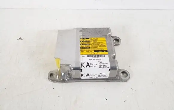 Toyota Avensis T270 Airbag control unit/module 89170-05250