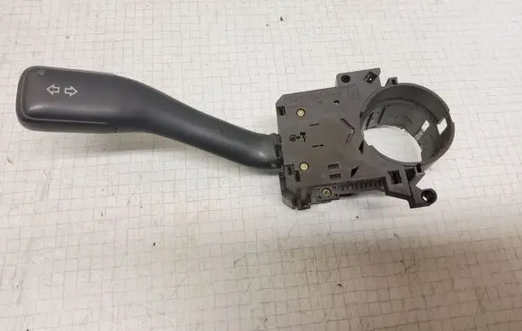 Volkswagen Golf IV Indicator stalk 8L0953513G