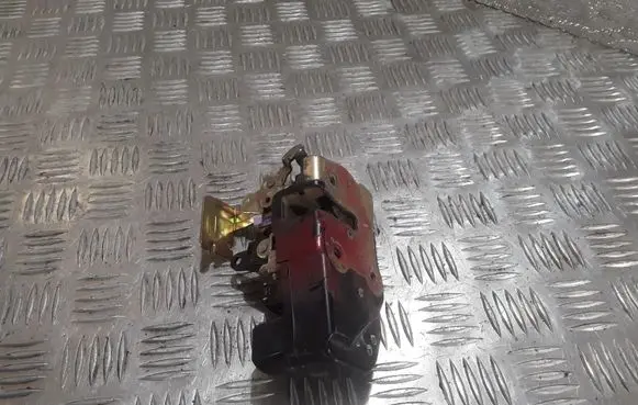 Chrysler Pacifica Front door lock