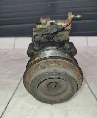 KIA Sorento Air conditioning (A/C) compressor (pump) 977013e350