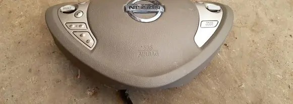 Nissan Leaf I (ZE0) Steering wheel airbag PM3NA125170062