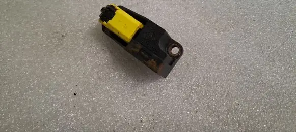 Volkswagen PASSAT B5.5 Airbag deployment crash/impact sensor 600909606