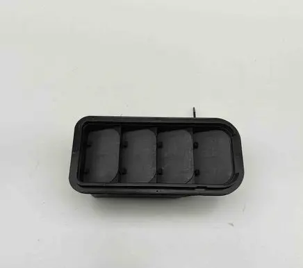 Quarter panel pressure vent
