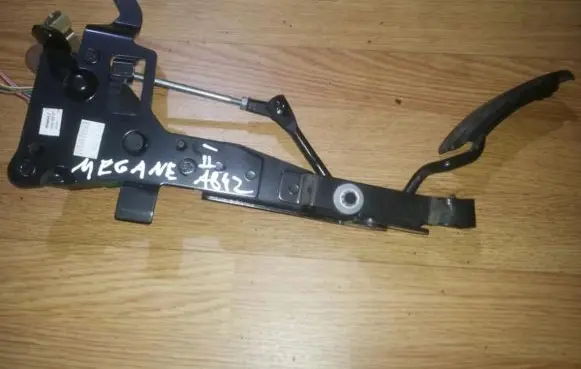 Renault Megane II Accelerator throttle pedal 8200209011