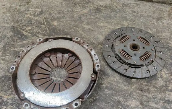 Mitsubishi Colt Clutch set kit MN168405 MN130490