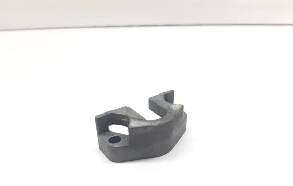 BMW 7 E65 E66 Fuel Injector clamp holder 