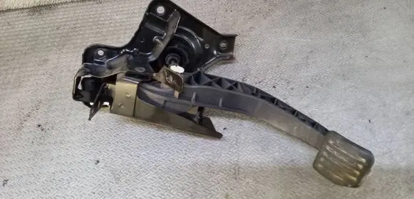 Ford Mondeo MK IV Clutch pedal 7G9N7B633AJB