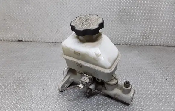 KIA Cerato Master brake cylinder