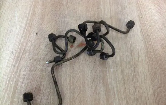 Renault Megane II Fuel line pipe