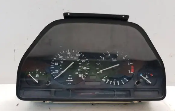 Speedometer (instrument cluster)