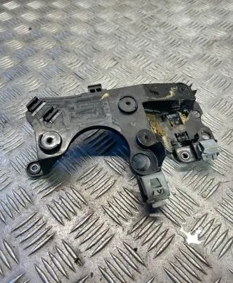 Other engine bay part