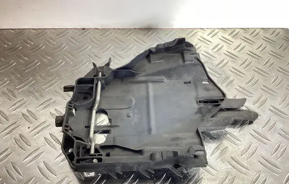 Headlight/headlamp mounting bracket