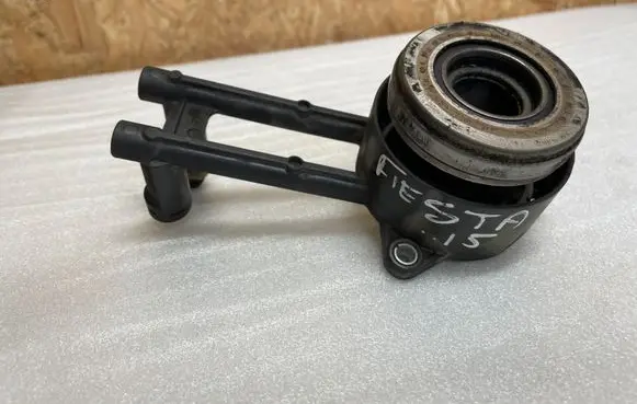 Ford Fiesta clutch release bearing F589358