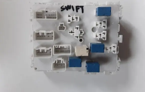 Suzuki Swift II Fuse module P60A4889