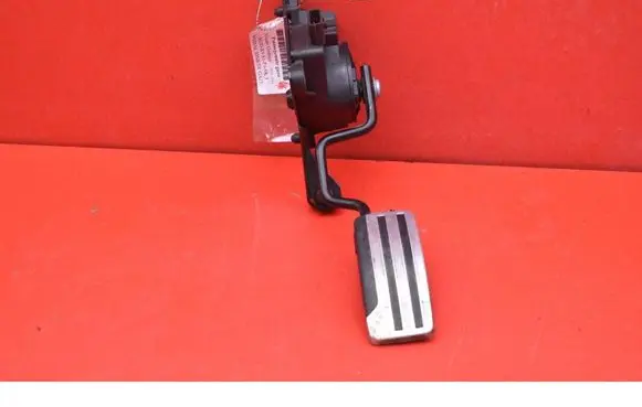 Nissan Qashqai Accelerator throttle pedal 