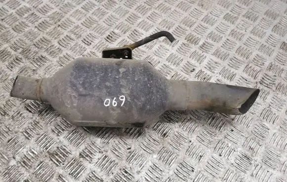 Toyota RAV 4 (XA40) Muffler/silencer 