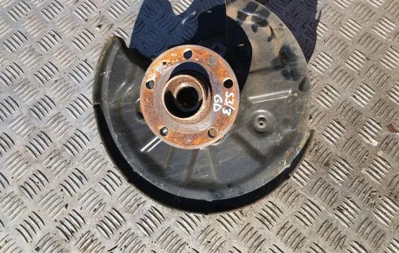 Rear wheel hub spindle/knuckle