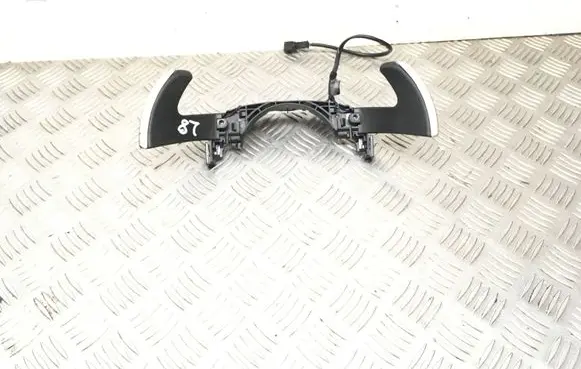 Steering wheel buttons/switches