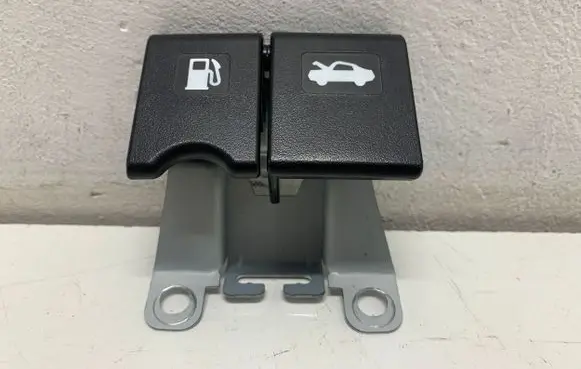 Nissan X-Trail T32 Engine bonnet (hood) release handle