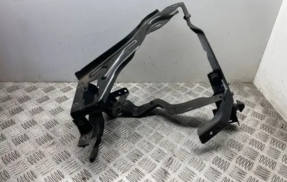 Mercedes-Benz C W204 Headlight/headlamp mounting bracket A2046201191