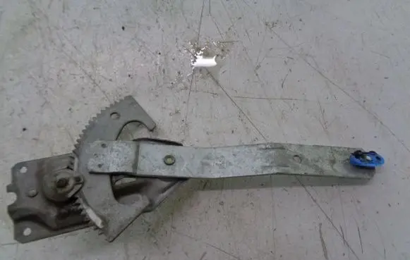 Ford Fiesta Rear door manual window regulator 96FGA7000AB