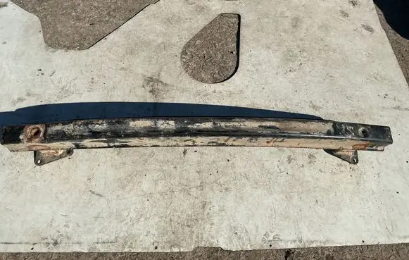 Volkswagen Touran I Rear bumper cross member