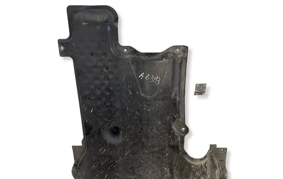 Mercedes-Benz GLK (X204) Engine splash shield/under tray A2045202023