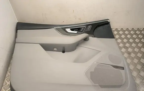 Audi Q7 4M Front door card panel trim 4M1868017
